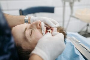 implant dentar