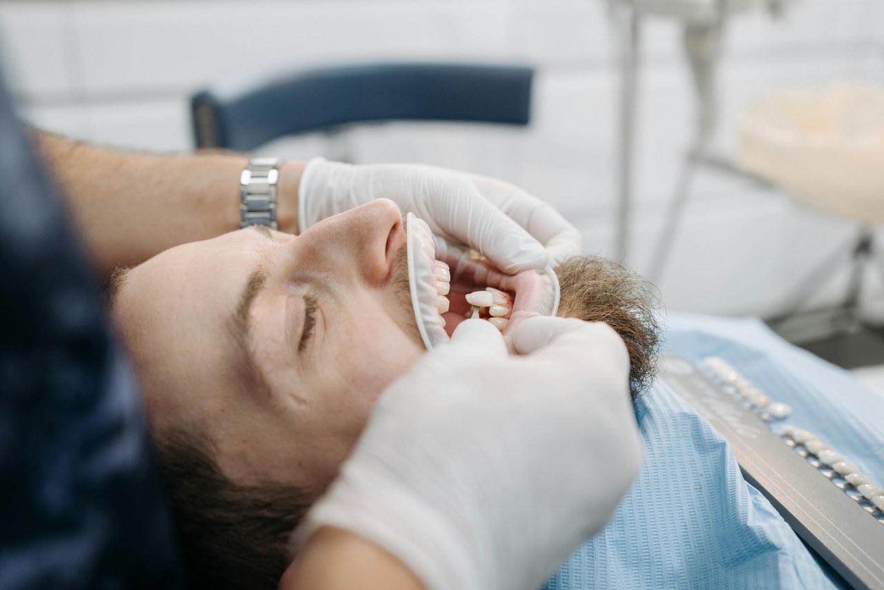 implant dentar